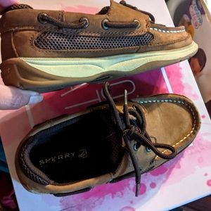 Sperry's size 1